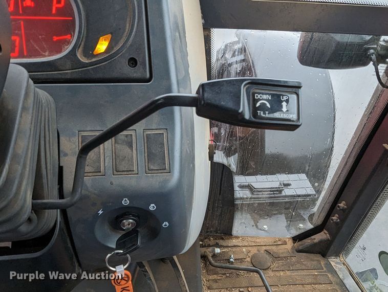 image for item LF9719 2014 McCormick TTX230  MFWD tractor