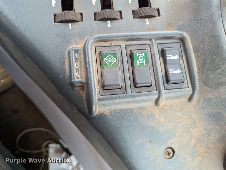 image for item LF9719 2014 McCormick TTX230  MFWD tractor