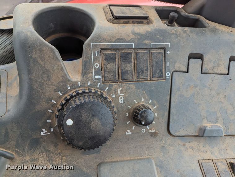 image for item LF9719 2014 McCormick TTX230  MFWD tractor