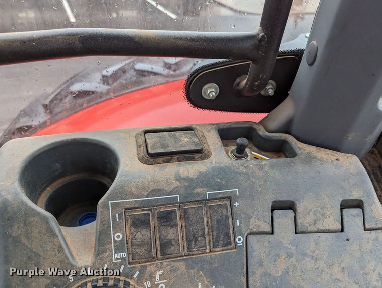 image for item LF9719 2014 McCormick TTX230  MFWD tractor