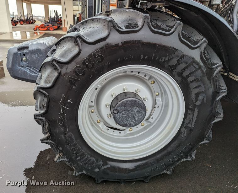 image for item LF9719 2014 McCormick TTX230  MFWD tractor