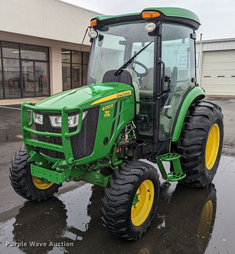 image for item LF9720 2018 John Deere 4052R  MFWD tractor