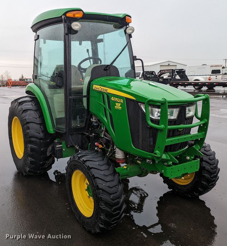 image for item LF9720 2018 John Deere 4052R  MFWD tractor