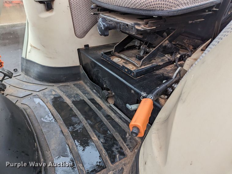 image for item LF9720 2018 John Deere 4052R  MFWD tractor