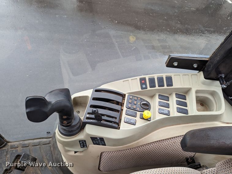 image for item LF9720 2018 John Deere 4052R  MFWD tractor