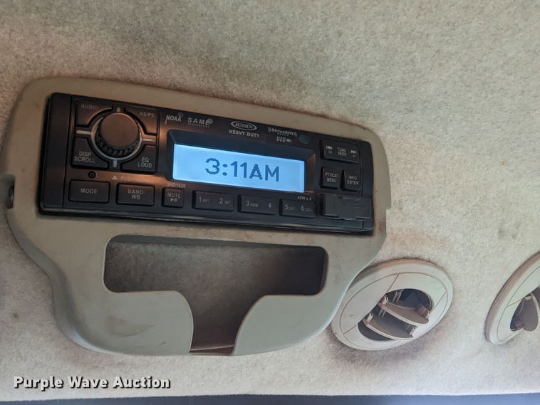 image for item LF9720 2018 John Deere 4052R  MFWD tractor