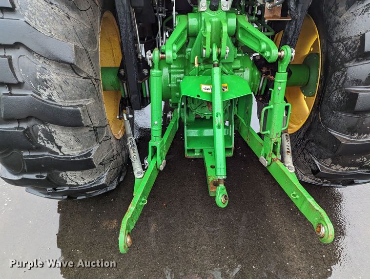 image for item LF9720 2018 John Deere 4052R  MFWD tractor