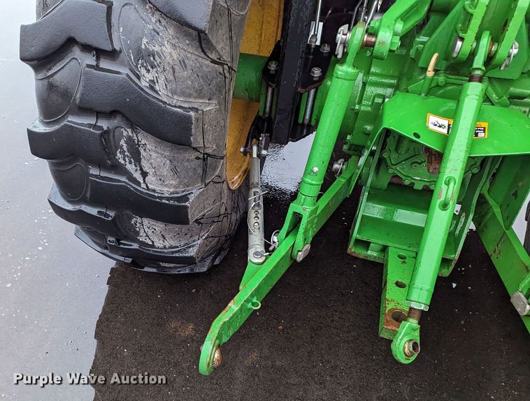 image for item LF9720 2018 John Deere 4052R  MFWD tractor