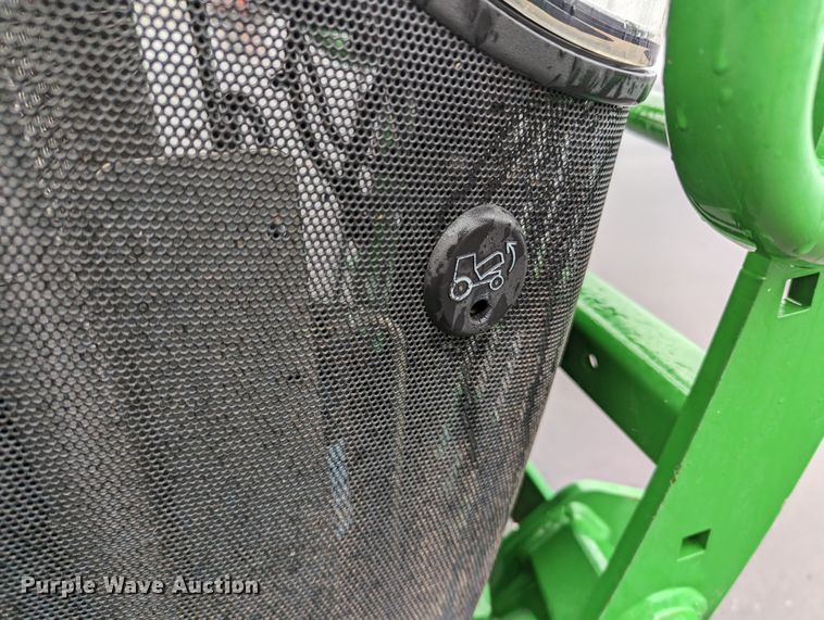 image for item LF9720 2018 John Deere 4052R  MFWD tractor