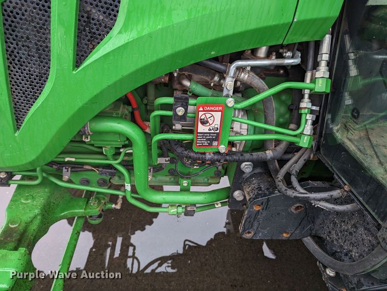 image for item LF9720 2018 John Deere 4052R  MFWD tractor