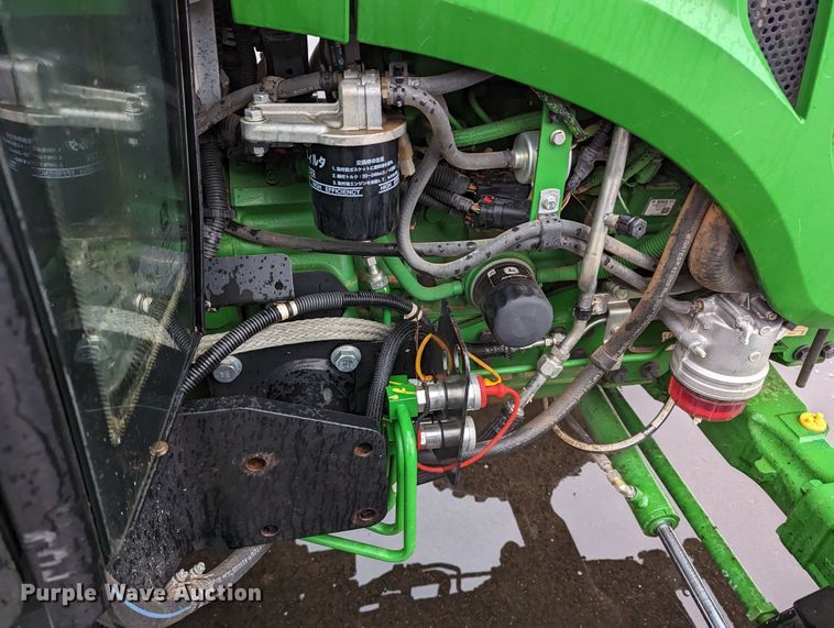 image for item LF9720 2018 John Deere 4052R  MFWD tractor