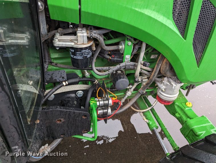 image for item LF9720 2018 John Deere 4052R  MFWD tractor