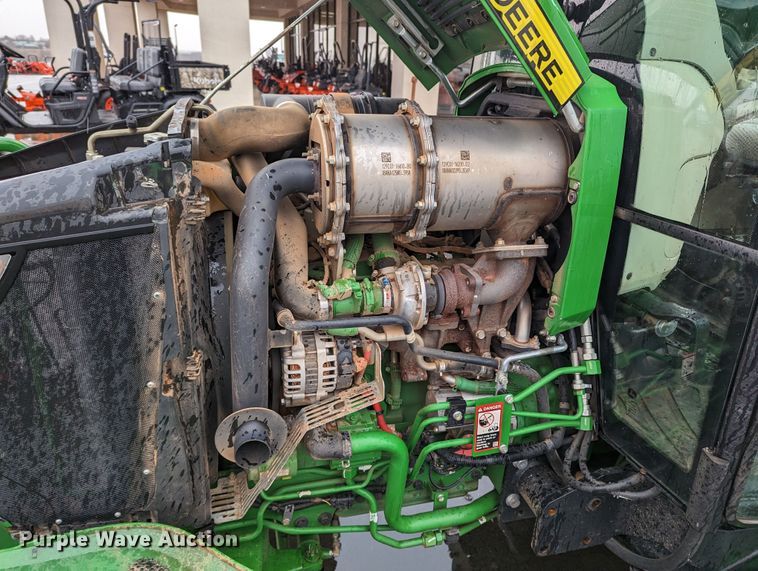 image for item LF9720 2018 John Deere 4052R  MFWD tractor