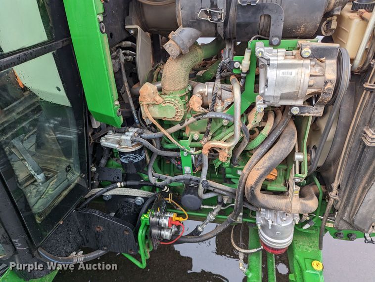 image for item LF9720 2018 John Deere 4052R  MFWD tractor