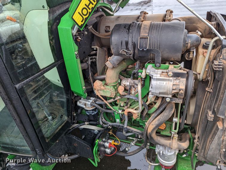 image for item LF9720 2018 John Deere 4052R  MFWD tractor