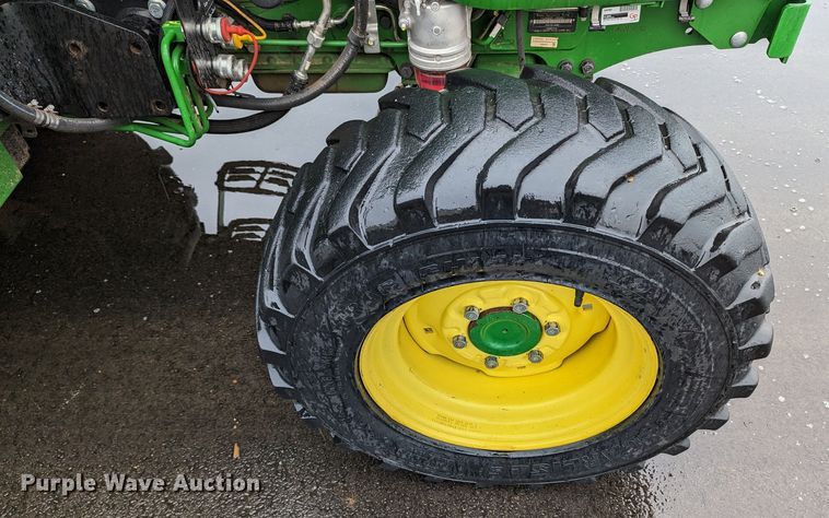 image for item LF9720 2018 John Deere 4052R  MFWD tractor