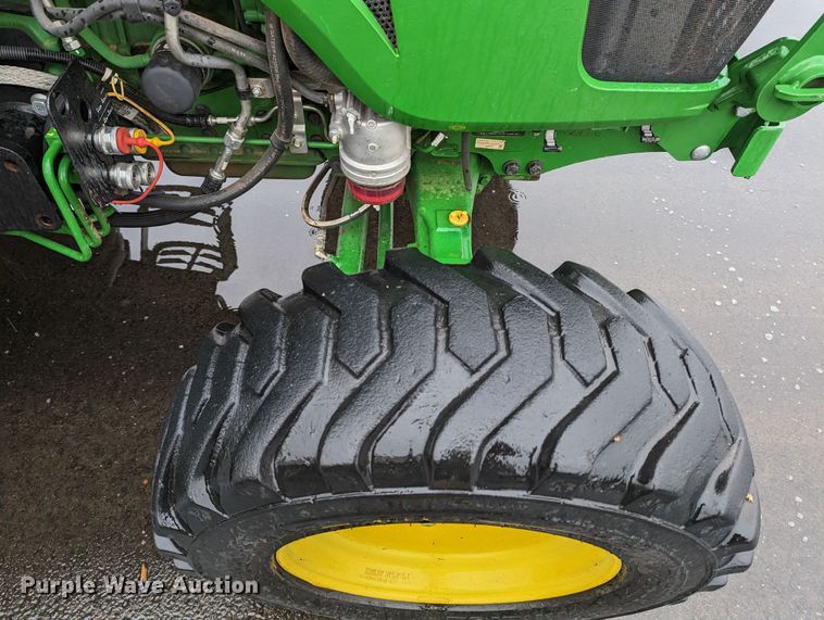 image for item LF9720 2018 John Deere 4052R  MFWD tractor