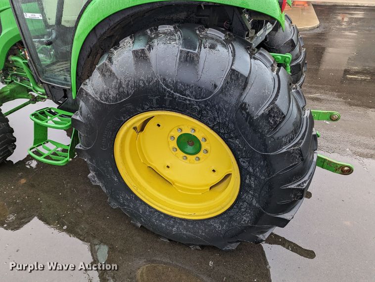 image for item LF9720 2018 John Deere 4052R  MFWD tractor