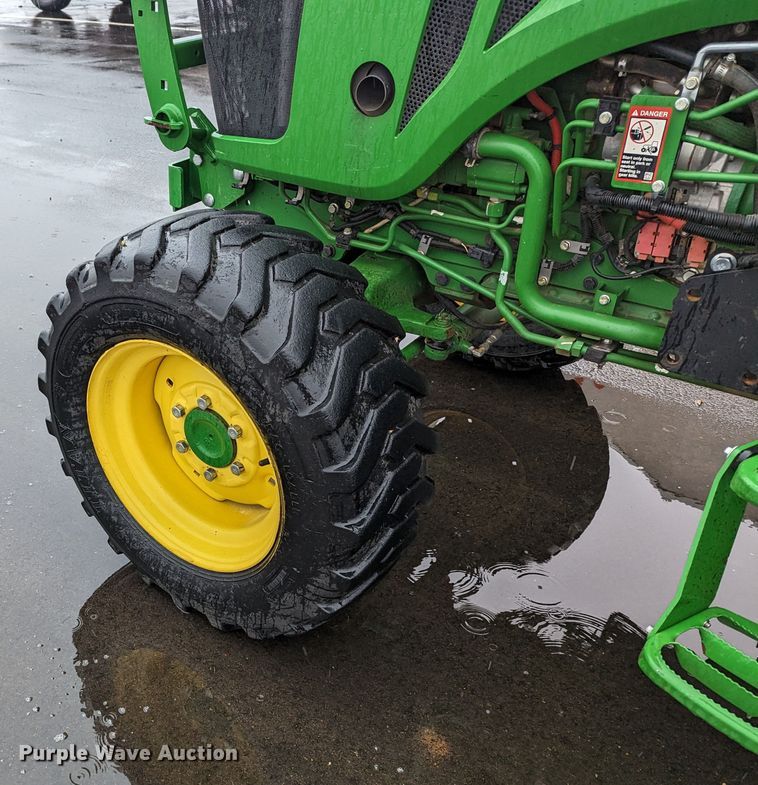 image for item LF9720 2018 John Deere 4052R  MFWD tractor