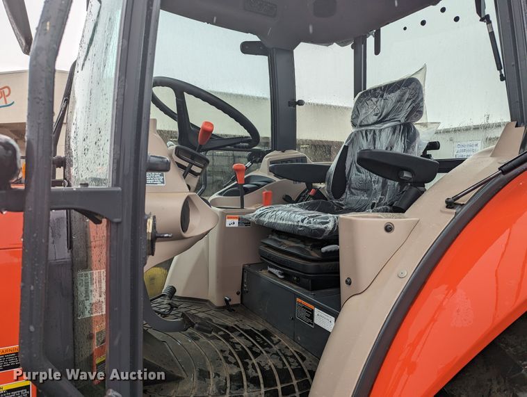 image for item LF9722 2021 Kubota M6060D  MFWD tractor