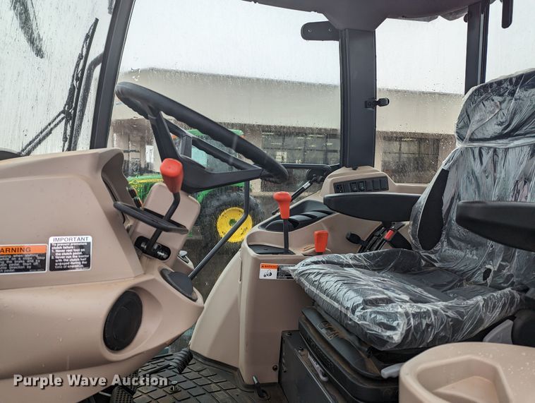 image for item LF9722 2021 Kubota M6060D  MFWD tractor