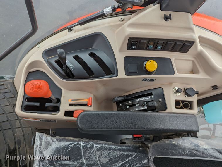 image for item LF9722 2021 Kubota M6060D  MFWD tractor