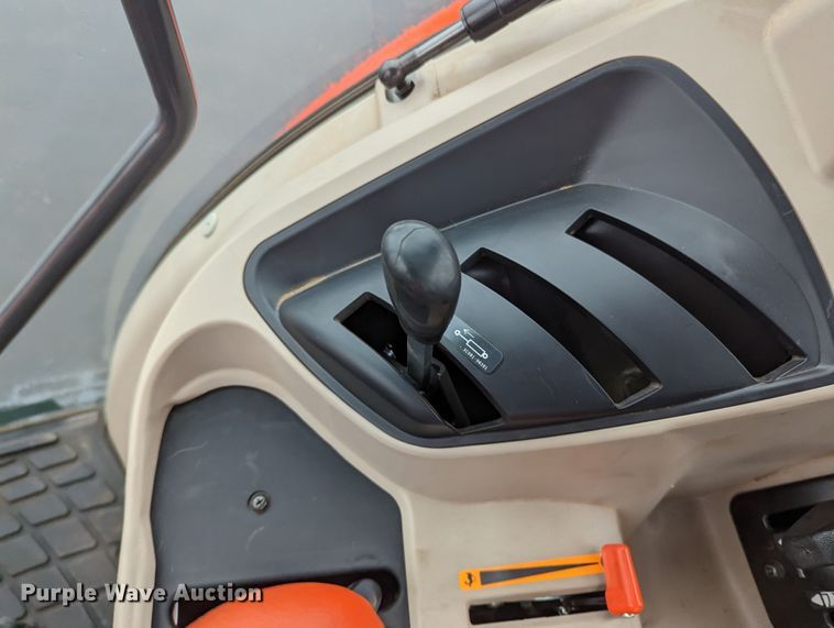 image for item LF9722 2021 Kubota M6060D  MFWD tractor