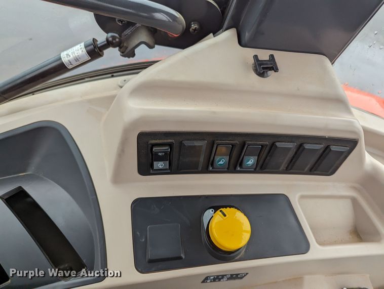 image for item LF9722 2021 Kubota M6060D  MFWD tractor