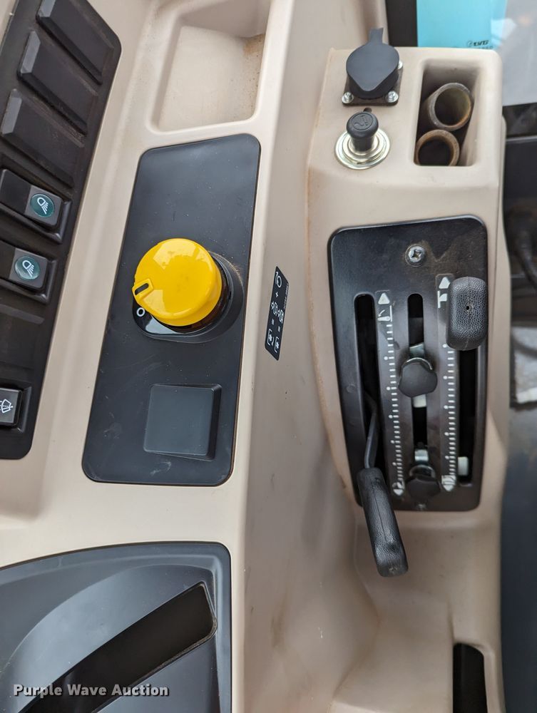 image for item LF9722 2021 Kubota M6060D  MFWD tractor