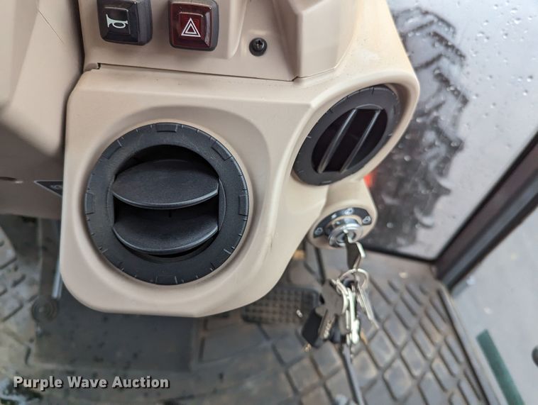 image for item LF9722 2021 Kubota M6060D  MFWD tractor