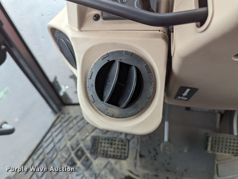 image for item LF9722 2021 Kubota M6060D  MFWD tractor