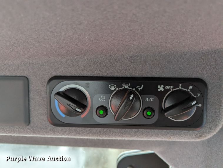 image for item LF9722 2021 Kubota M6060D  MFWD tractor