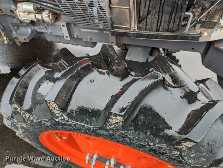 image for item LF9722 2021 Kubota M6060D  MFWD tractor