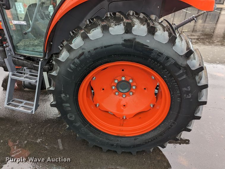 image for item LF9722 2021 Kubota M6060D  MFWD tractor