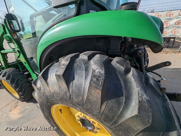 image for item LF9753 John Deere 4520  MFWD tractor