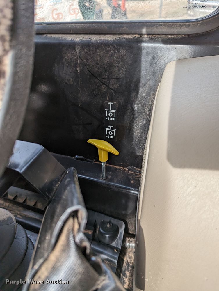 image for item LF9754 2014 John Deere 5058E  MFWD tractor