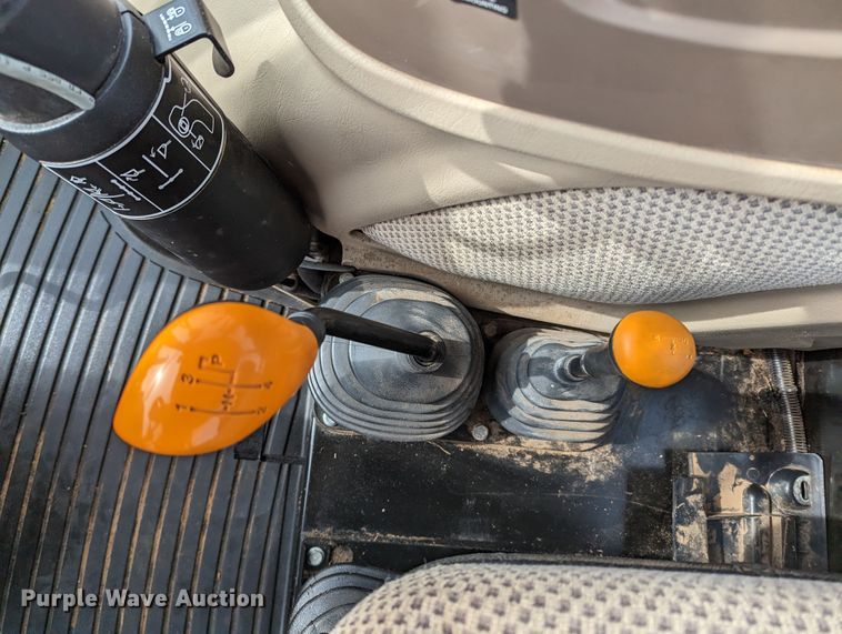 image for item LF9754 2014 John Deere 5058E  MFWD tractor