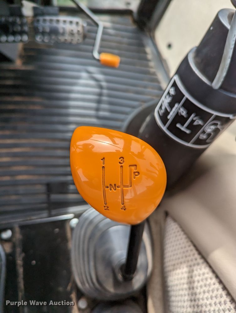 image for item LF9754 2014 John Deere 5058E  MFWD tractor