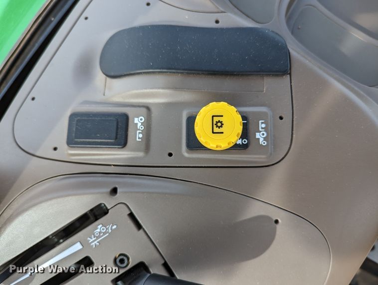 image for item LF9754 2014 John Deere 5058E  MFWD tractor