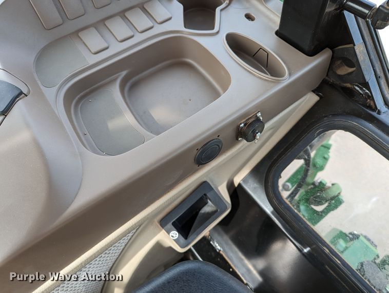 image for item LF9754 2014 John Deere 5058E  MFWD tractor