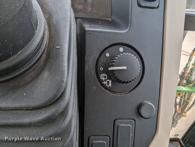 image for item LF9754 2014 John Deere 5058E  MFWD tractor