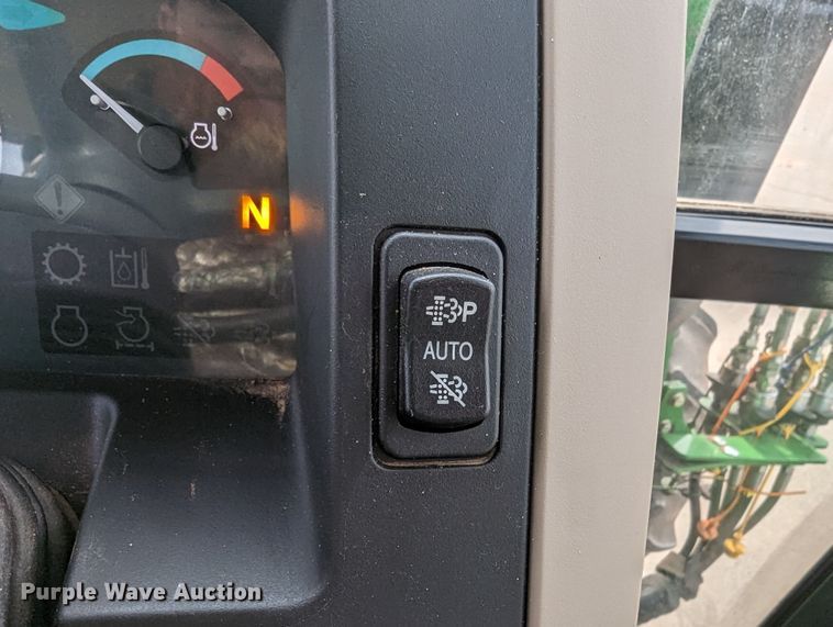 image for item LF9754 2014 John Deere 5058E  MFWD tractor