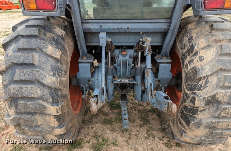 image for item LF9761 2004 Kubota L4630D  MFWD tractor