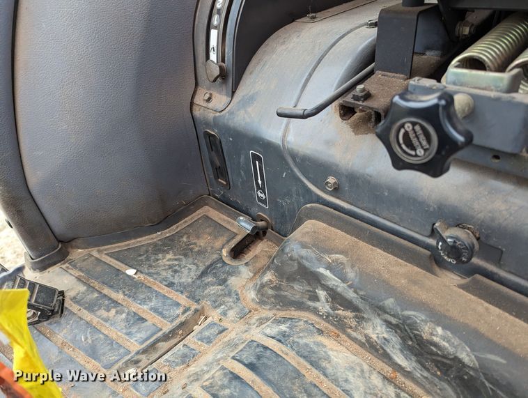 image for item LF9761 2004 Kubota L4630D  MFWD tractor