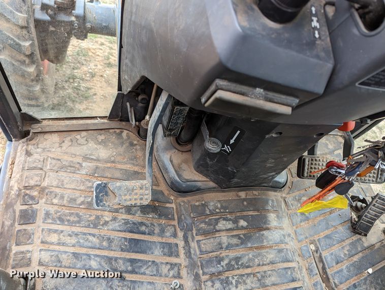 image for item LF9761 2004 Kubota L4630D  MFWD tractor