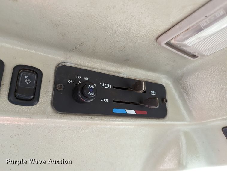 image for item LF9761 2004 Kubota L4630D  MFWD tractor