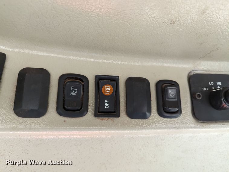 image for item LF9761 2004 Kubota L4630D  MFWD tractor