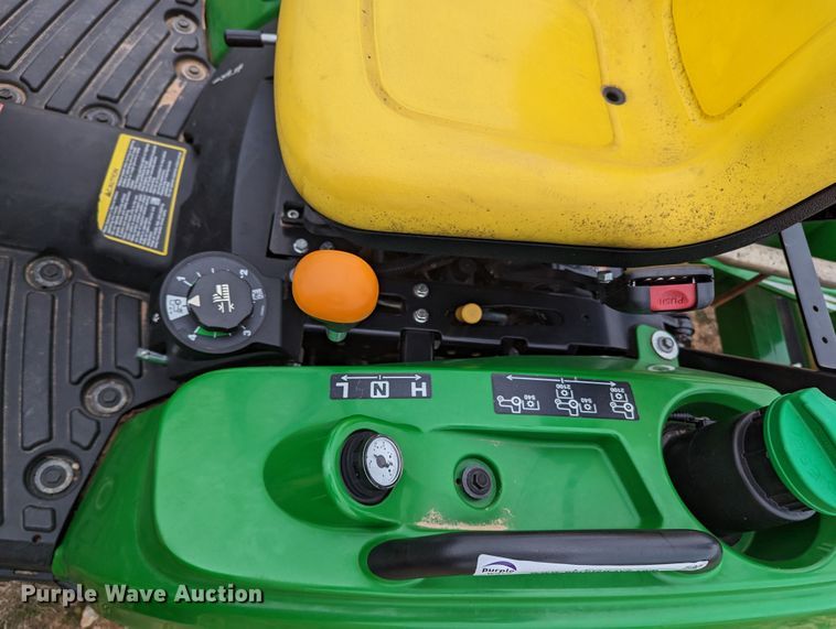 image for item LF9762 2019 John Deere 1023E  tractor