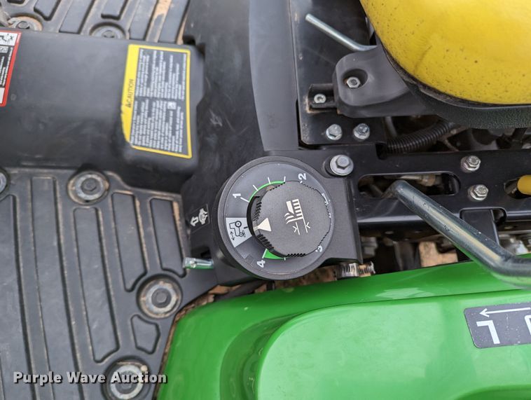 image for item LF9762 2019 John Deere 1023E  tractor