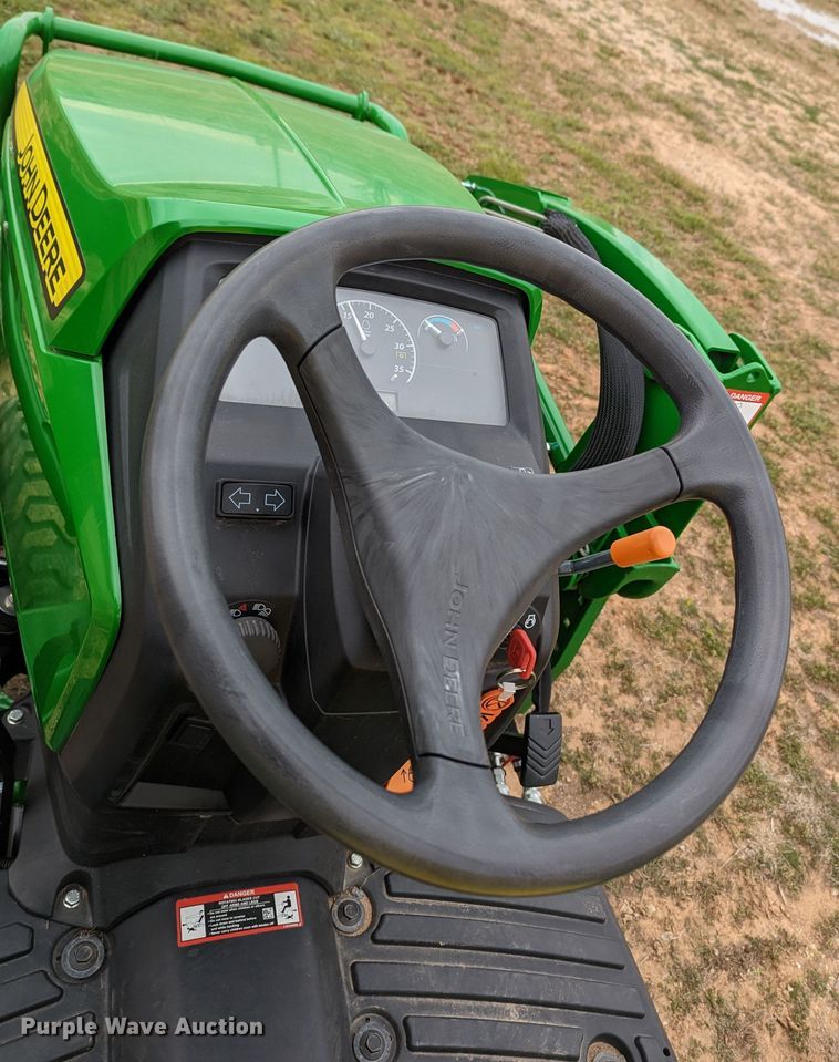 image for item LF9762 2019 John Deere 1023E  tractor